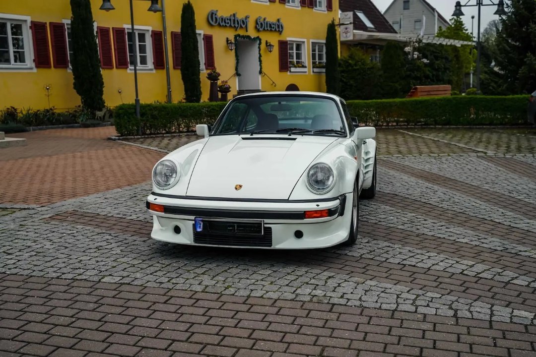 Porsche 911 SC Turbolook 3