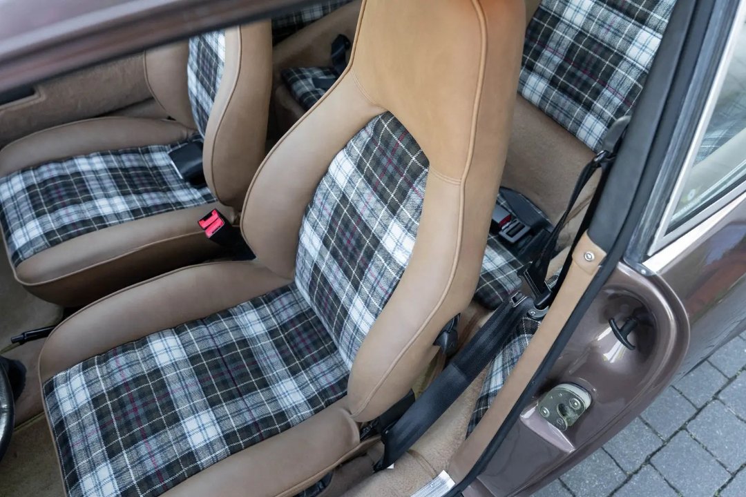 Porsche 911S 10